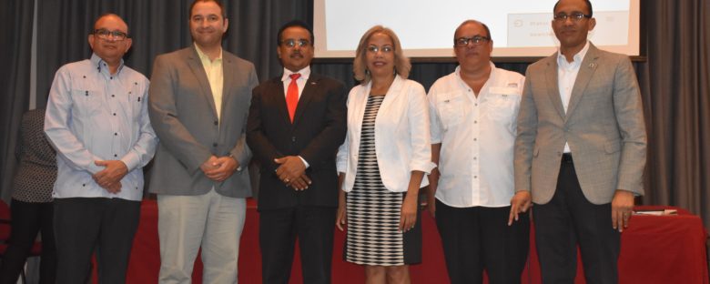 Presentan seminario “Nuestros Municipios por Dentro”