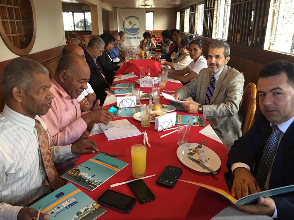 Firman acuerdo en SDE por Agenda de Desarrollo