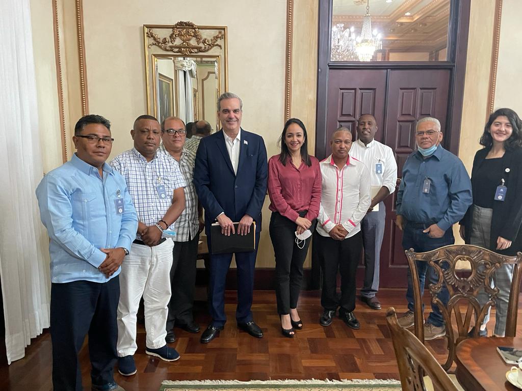 Mesa de Diálogo de Domingo Savio se reúne con el presidente Luis Abinader y senadora Faride Raful