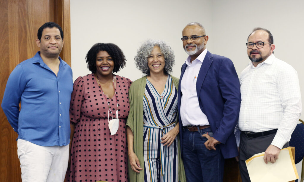 Presentan libro de Producción de pobreza en República Dominicana